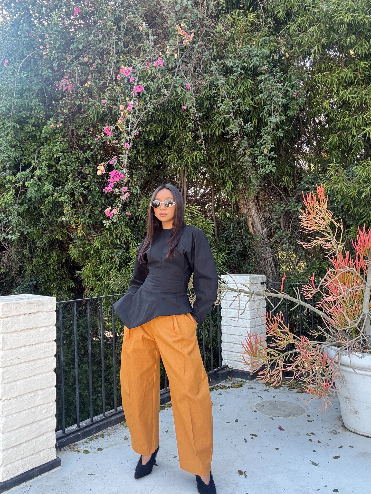 Elle - Black Sculptured long sleeve